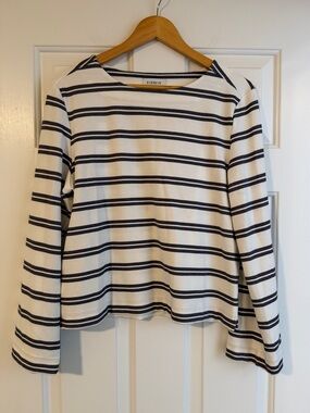 Evereve Women's Navy and White Striped Long Sleeve Top